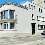 Iena 4 Etoiles - Centre Apartment *
