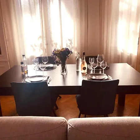 Iena - Centre Apartment *