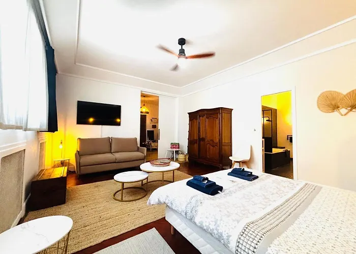 Iena 4 Etoiles - Centre Apartment *